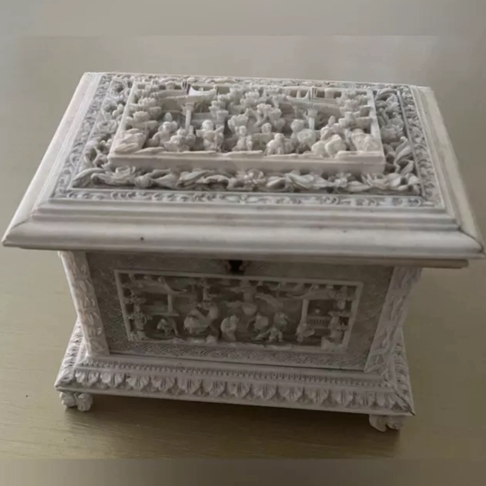 Estate 1900’s Antique Chinese Canton Ivory Carved Jewelry Casket Locking w key